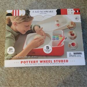 FAO Schwarz pottery kit
